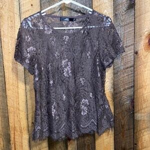 ✨ 5/$25 ✨ BKE Boutique (by Buckle) ♡ Lavender Lace Top